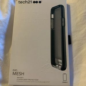 iPhone X and xs iPhone tech 21 case